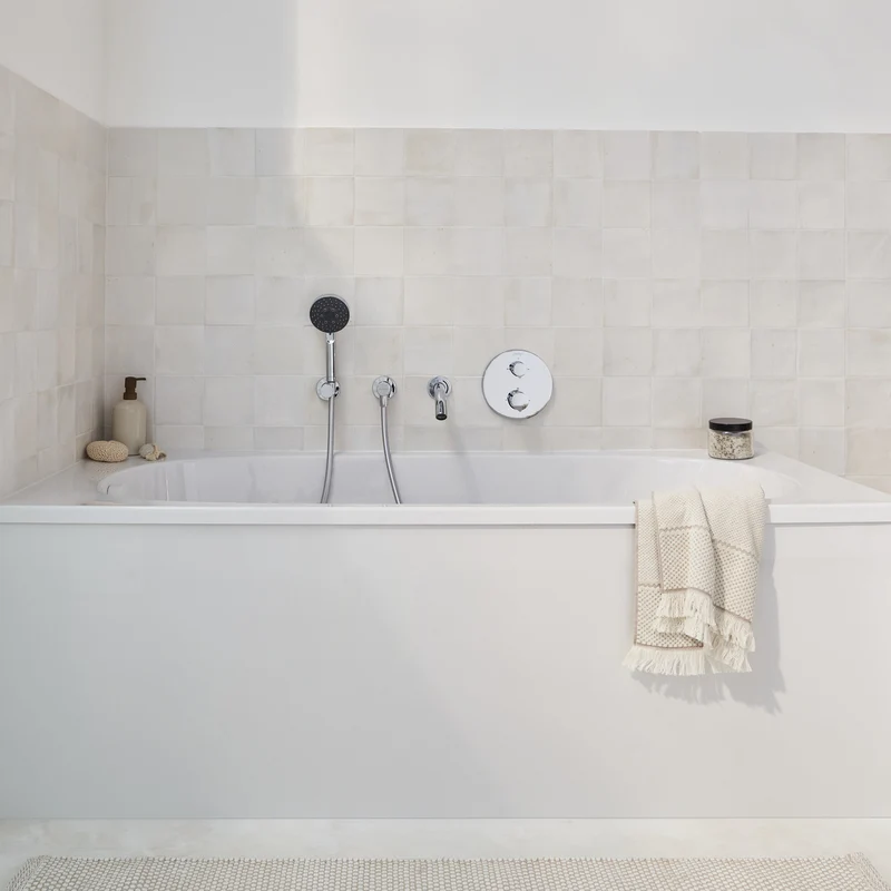 Bañera acrílica BASTILLE de Jacob Delafon | Diseño Orgánico Mate o Brillo | de 160 a 180 cm