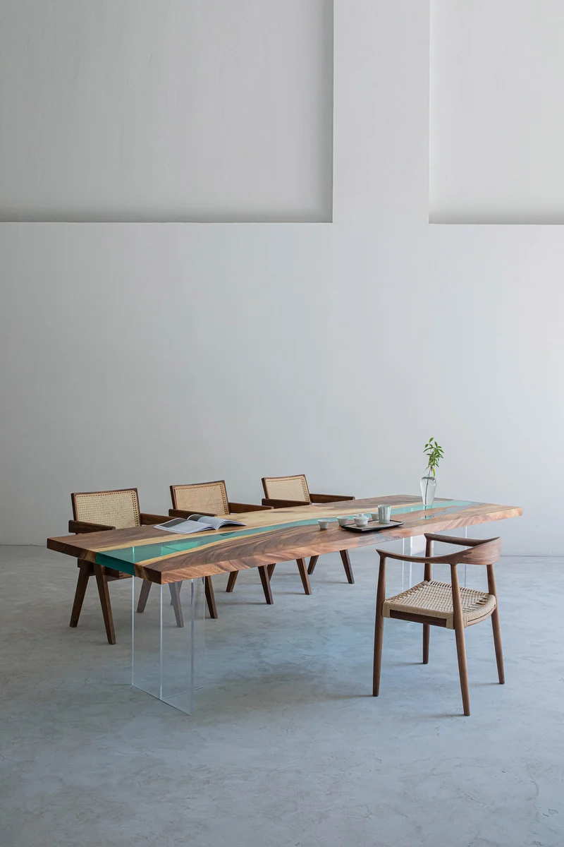 South America Walnut Wood Epoxy Resin Table with Japanese Resin