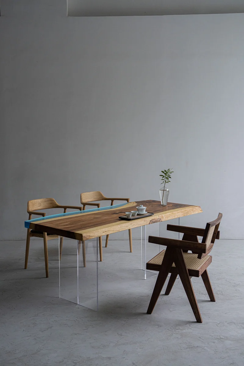 Citrine High-Quality Light Color River Epoxy Resin Table