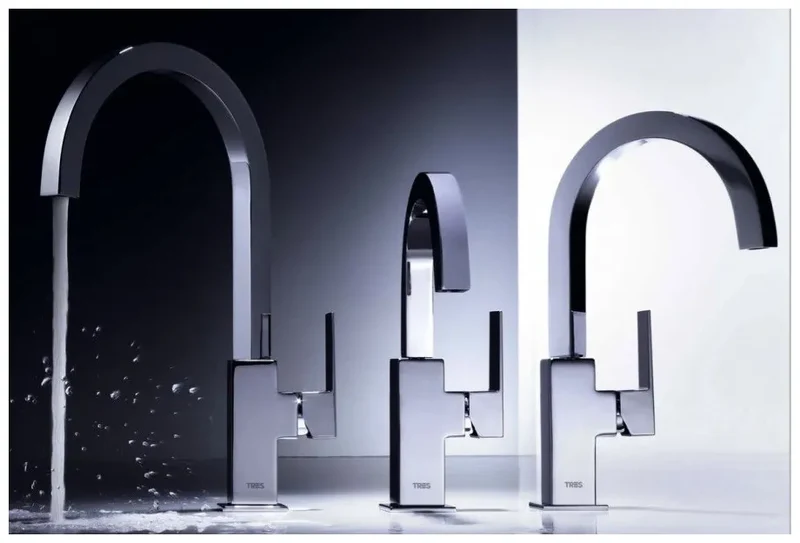 Grifo monomando para lavabo con caño curvo de latón con acabado cromado XL Cuadro TRES