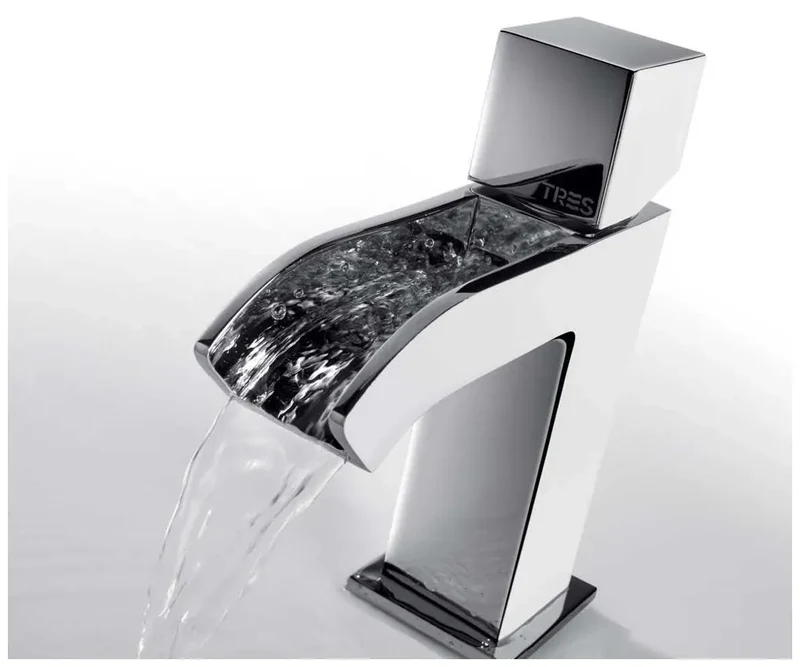 Grifo monomando para lavabo con caño y cascada libre fabricado en latón cromado Cuadro TRES