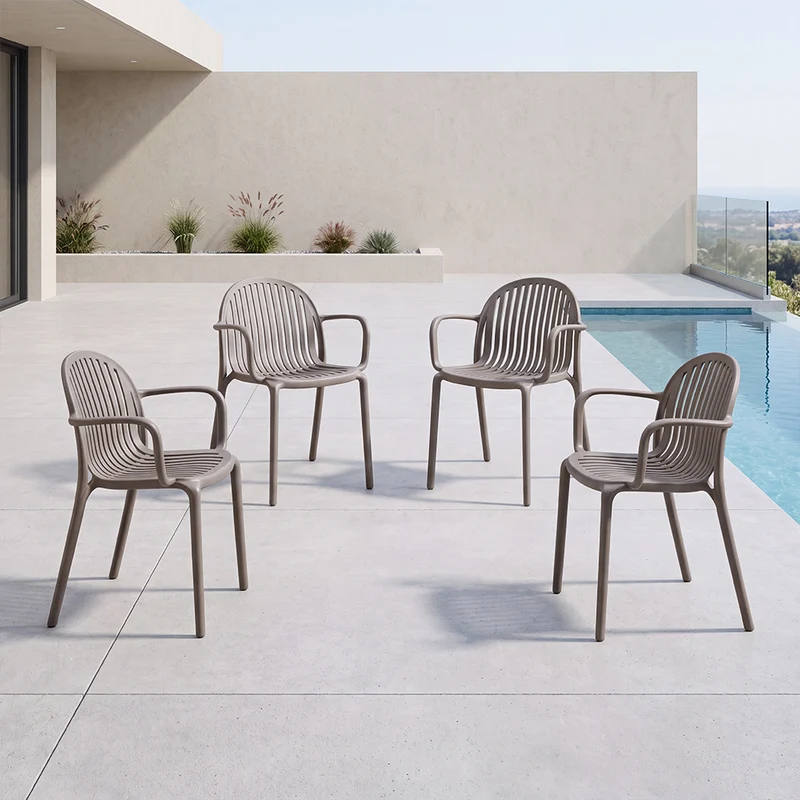 Set de 4 Sillas Marruecos con Brazos, Taupe, con Espaldar en Rayas y Diseño Minimalista