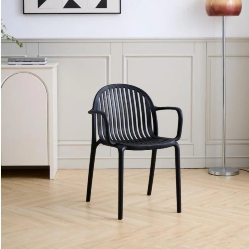 Set de 4 Sillas Marruecos con Brazos, Negro, con Espaldar en Rayas y Diseño Minimalista