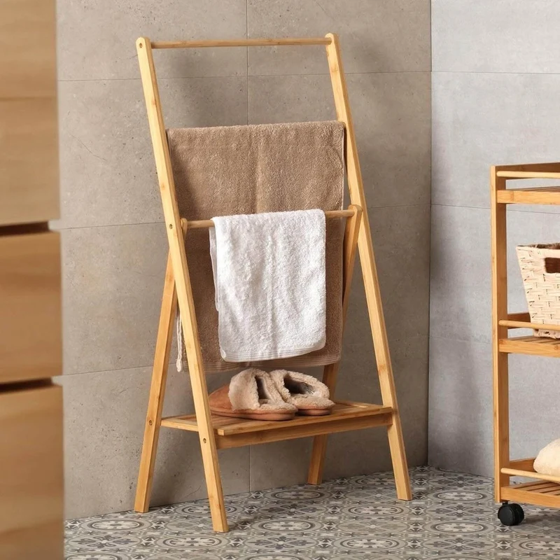 Toallero de pie triple de madera de bambú natural, medidas de 100x53x30cm