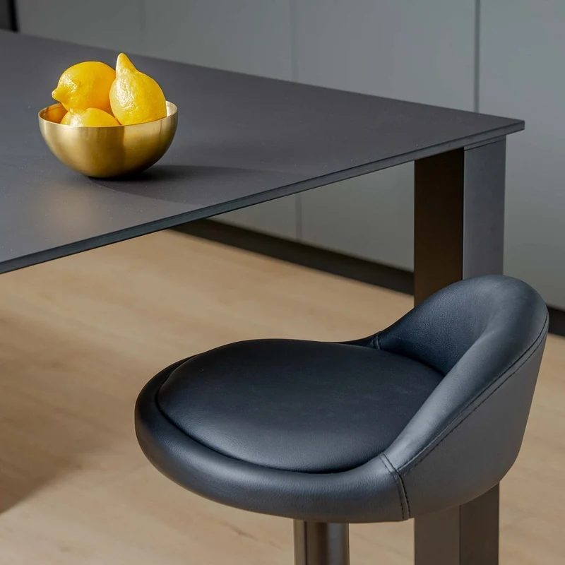 Taburete alto de cocina regulable en altura negro con respaldo bajo