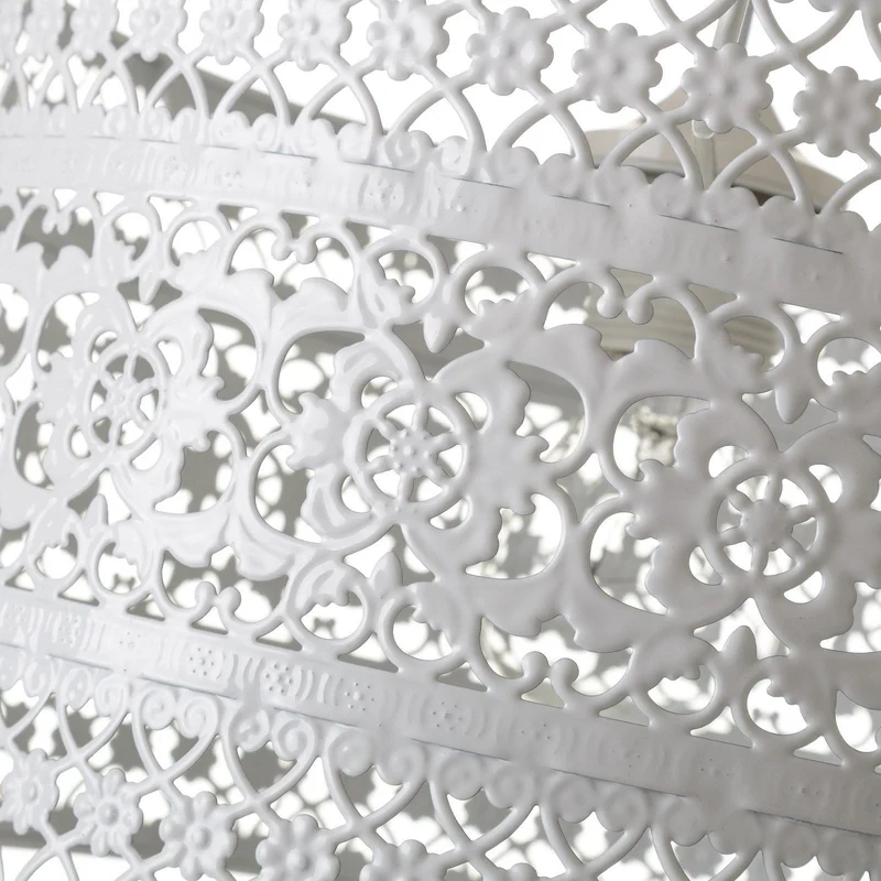 Lámpara de techo estilo provenzal de metal color blanco calado de 30x18 cm