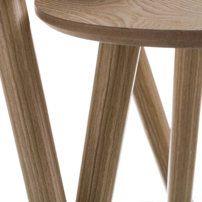 Set de 2 mesitas nido redondas fabricadas en madera natural y MDF, salón