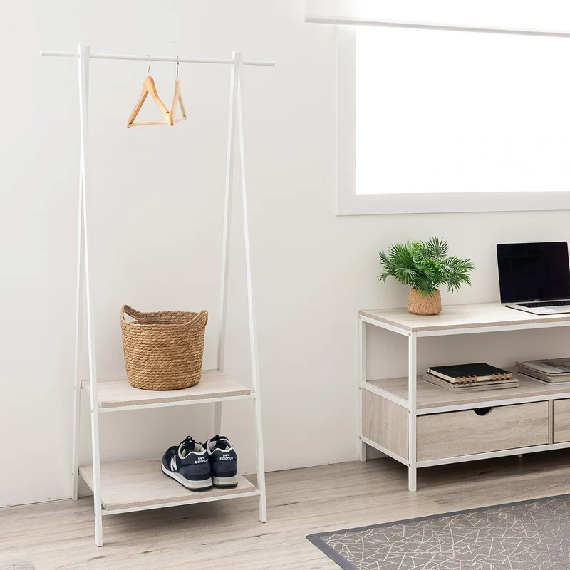 Perchero de madera y metal blanco con barra y 2 baldas de 55x45x150 cm