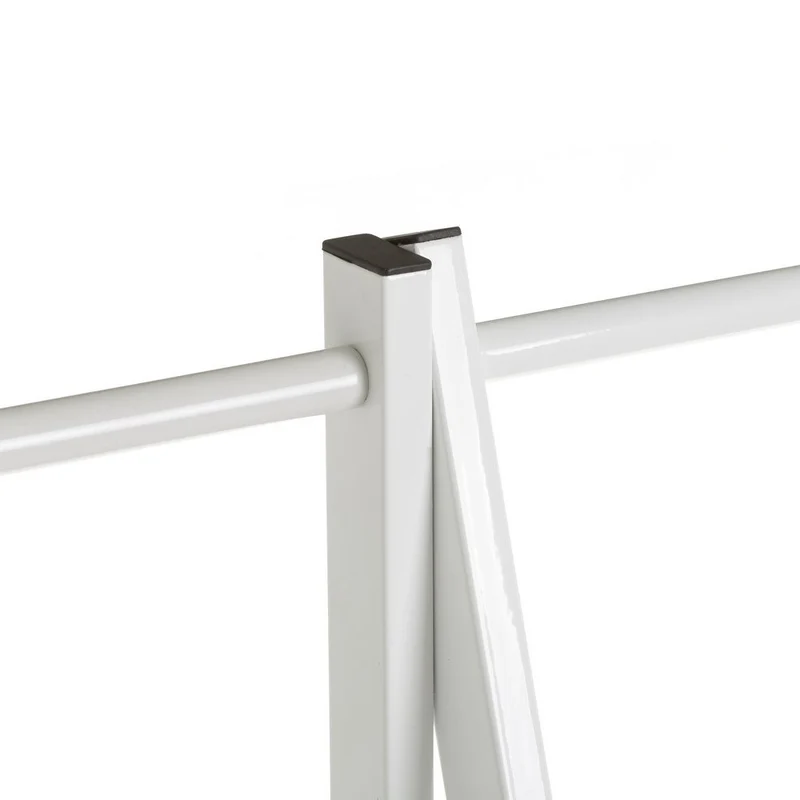 Perchero de madera y metal blanco con barra y 2 baldas de 55x45x150 cm