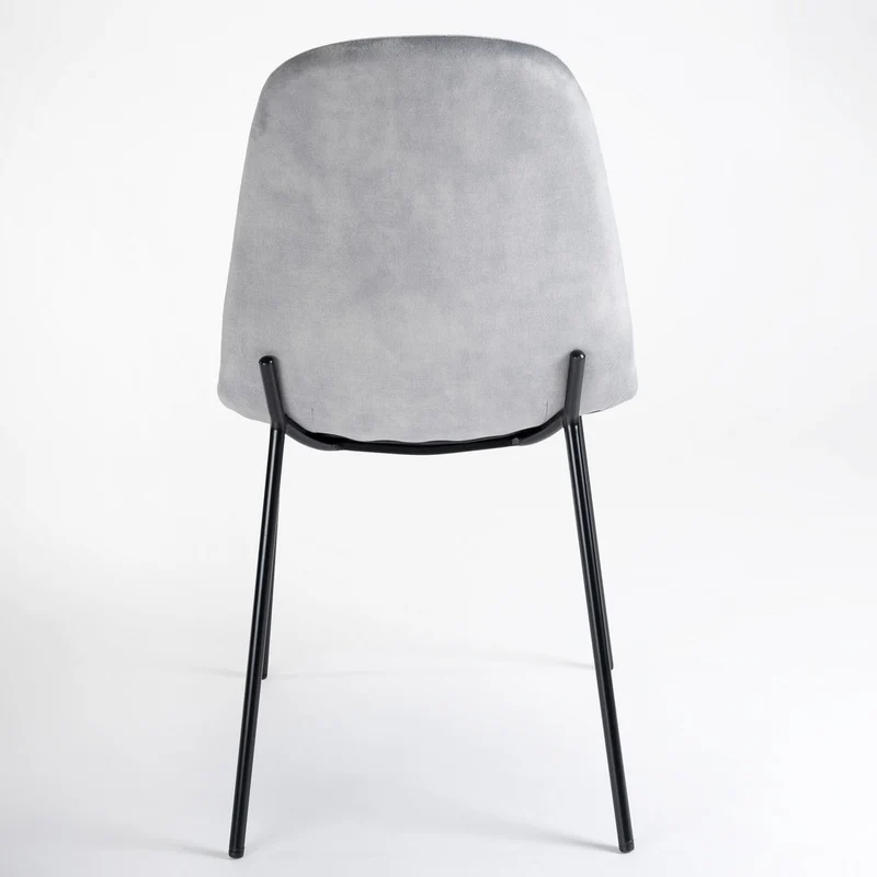 Silla Gina de terciopelo gris con patas de metal negro