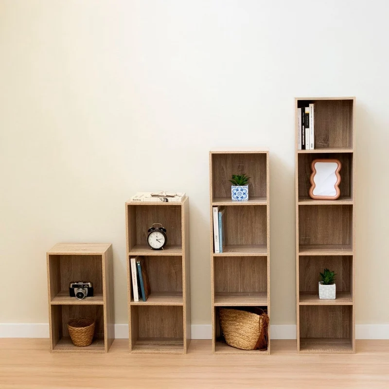 Estantería Cubo con 4 baldas de madera laminada color roble de 106x30x24 cm