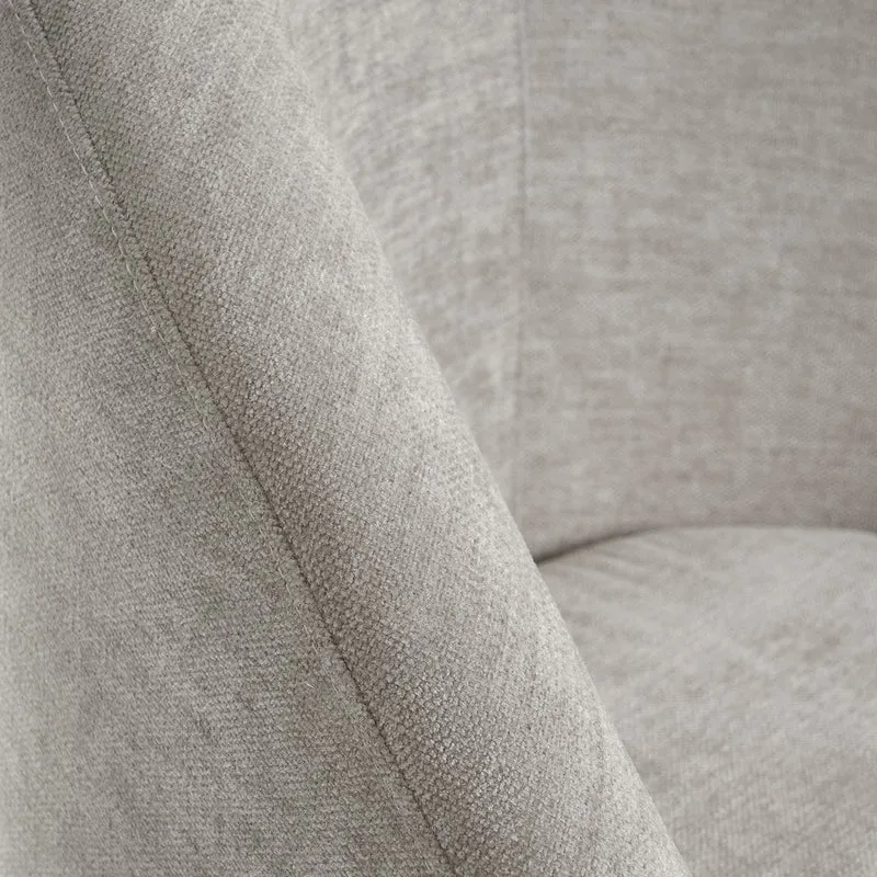 Sillón de chenilla gris claro con patas de madera de catalpa para salón