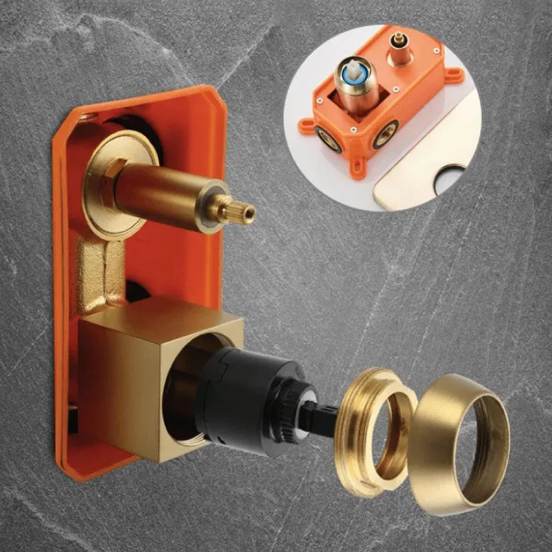 Conjunto de ducha empotrada monomando a pared TILSO oro cepillado