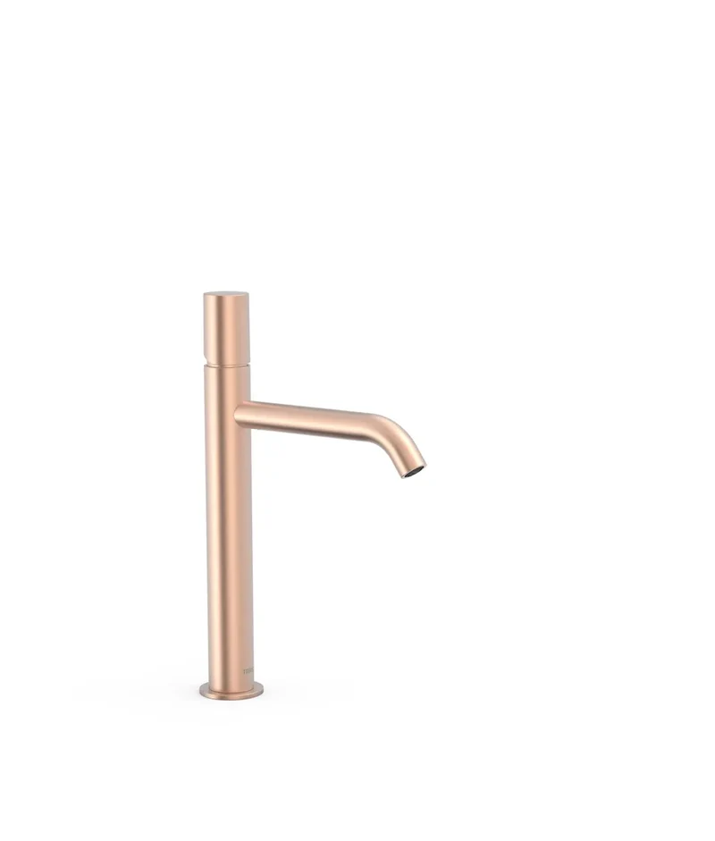 Grifo monomando alto para lavabo de latón con acabado oro rosa mate de STUDY COLORS TRES