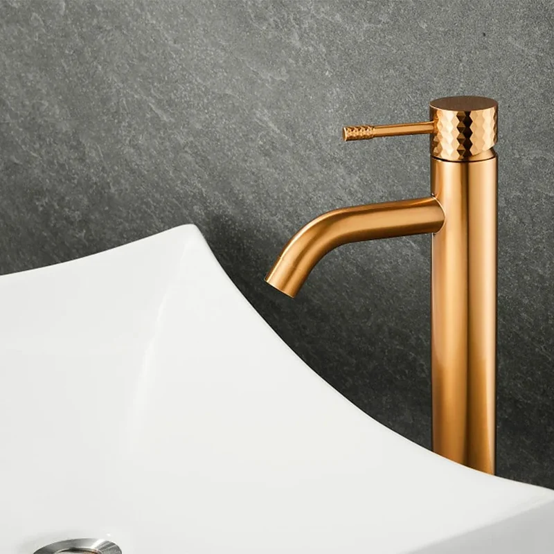 Grifo de lavabo alto monomando con maneta luxury en dorado cepillado Oda de Valaz