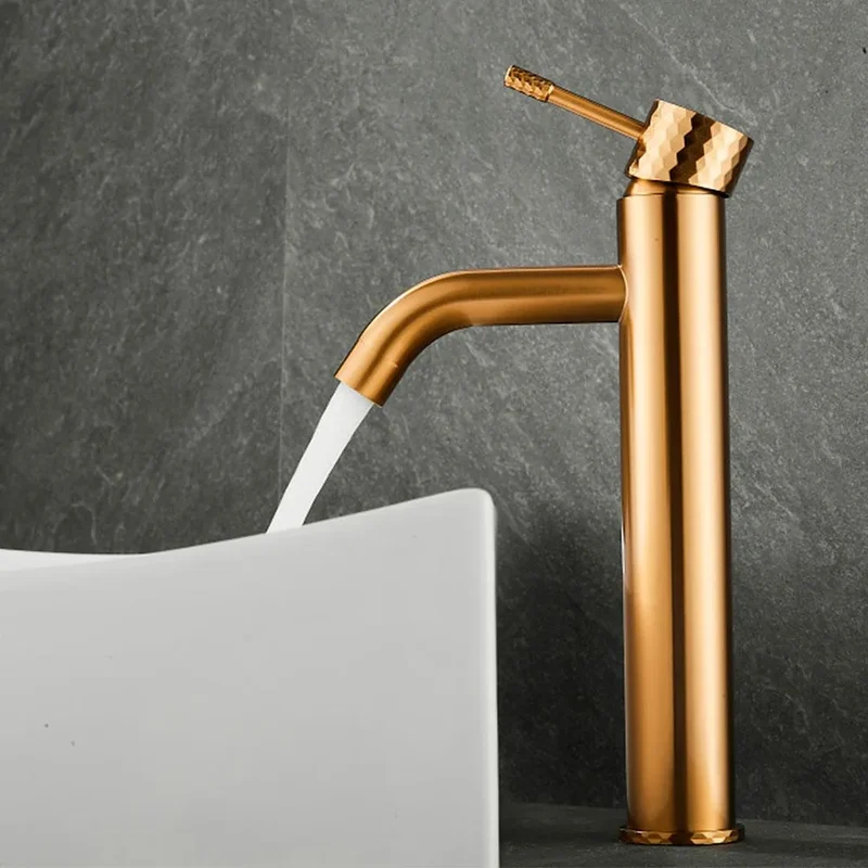 Grifo de lavabo alto monomando con maneta luxury en dorado cepillado Oda de Valaz