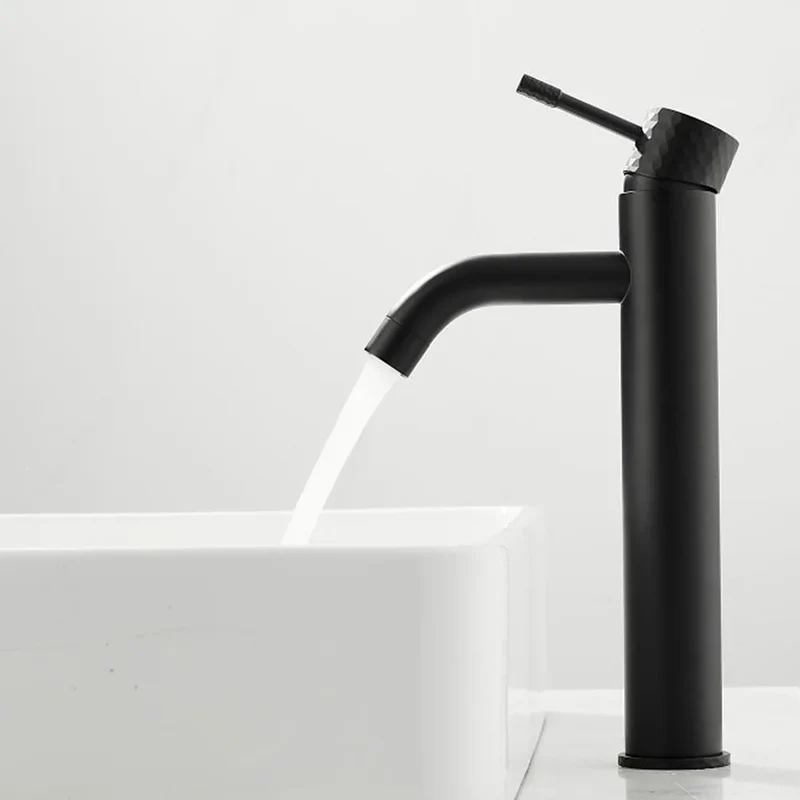 Grifo de lavabo alto monomando con maneta luxury en negro mate Oda de Valaz