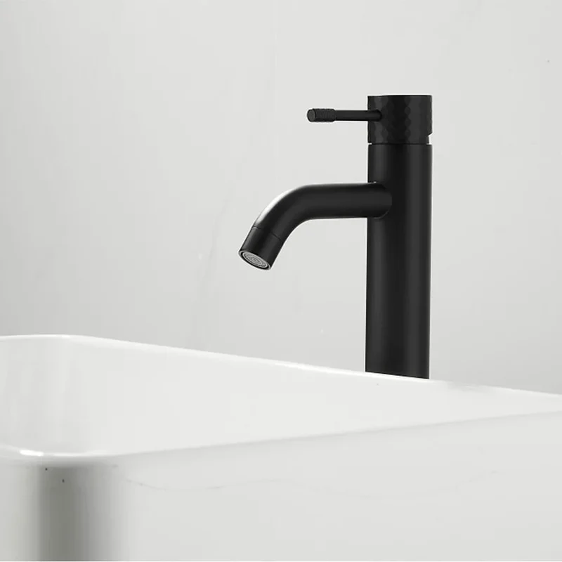 Grifo de lavabo alto monomando con maneta luxury en negro mate Oda de Valaz
