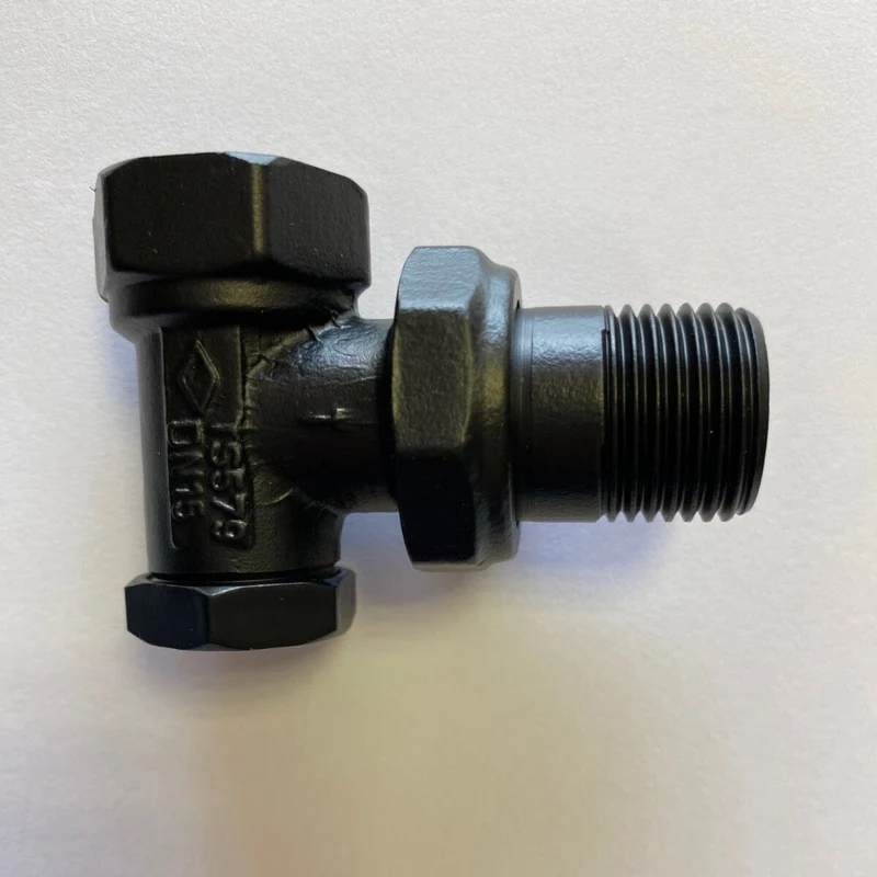 T de conexión en latón negro mate para radiador y toallero secatoallas para CODA