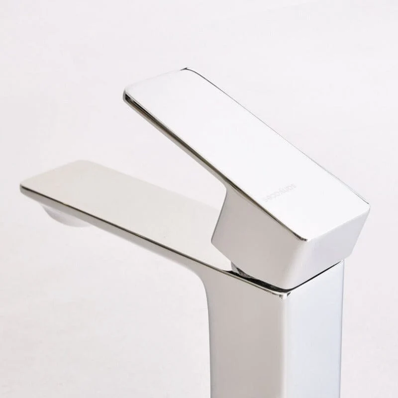 Grifo monomando para lavabo CUBO en 2 colores