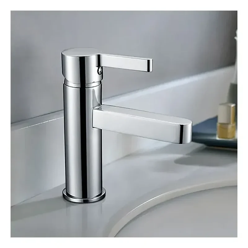 Grifo monomando para lavabo fabricado en latón con un acabado cromado Fussion de GME
