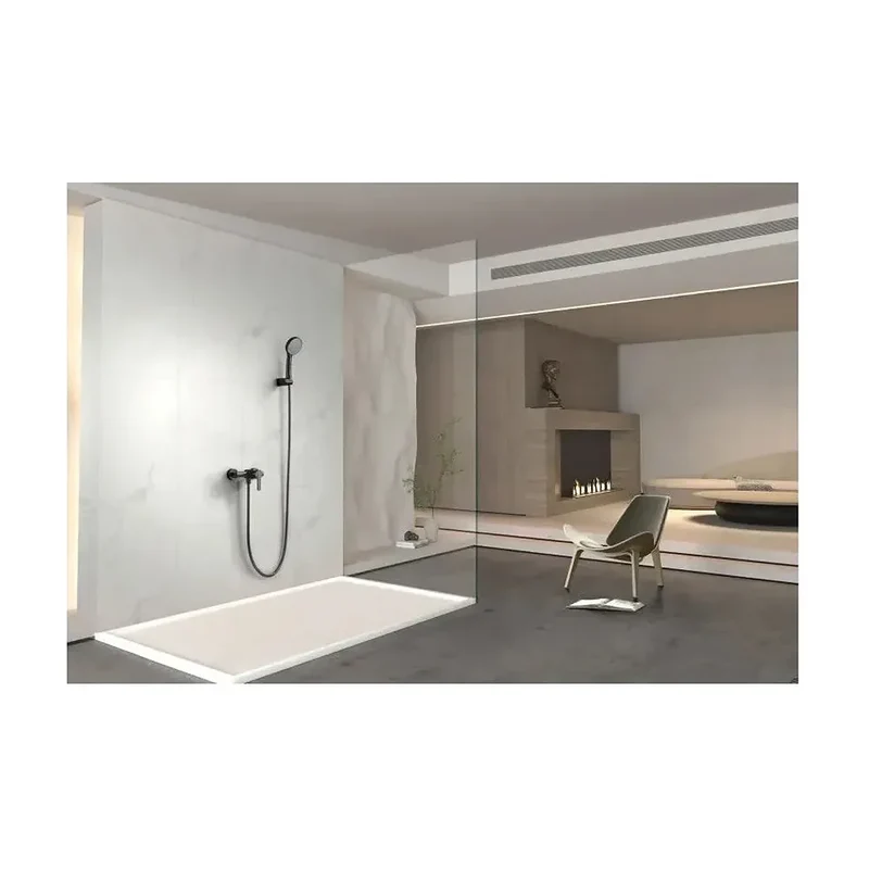 Grifería monomando para ducha con mango y flexo hecha de latón con acabado negro mate Roma de Imex