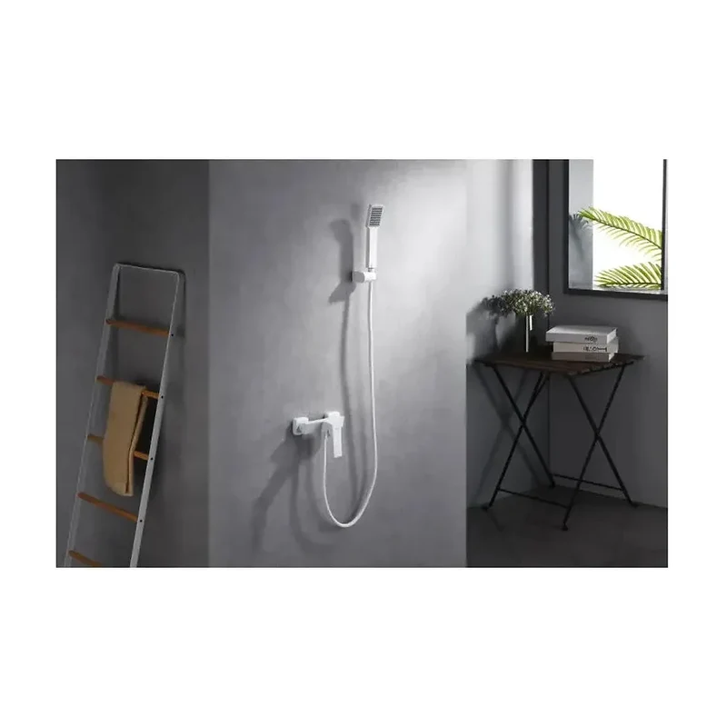 Grifería monomando para ducha con mango y flexo hecha de latón con acabado blanco mate Art de Imex