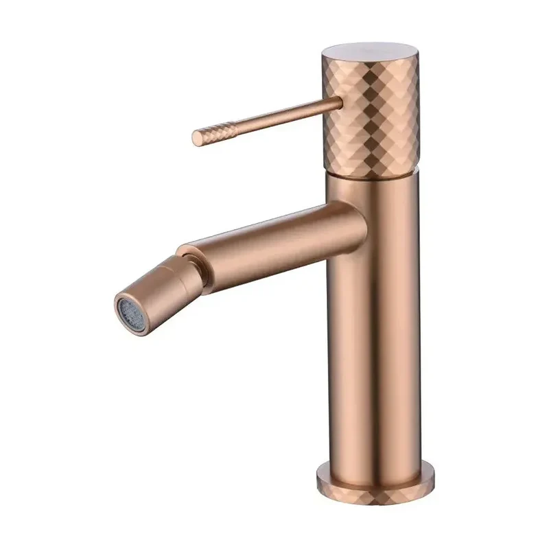 Grifo monomando para bidé con tecnología cold open hecho de latón con acabado oro rosa cepillado Genova de Imex