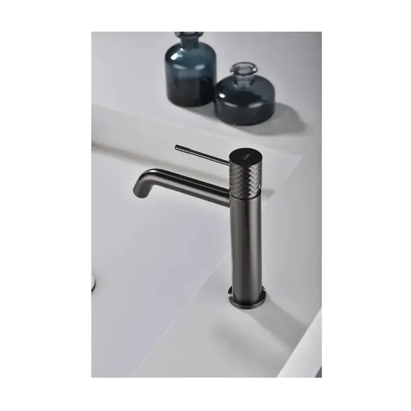 Grifo monomando para lavabo hecho de latón con acabado negro metalizado Genova de Imex