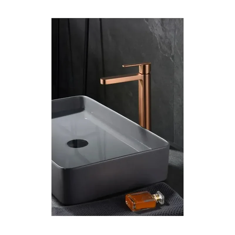 Grifo monomando con caño alto para lavabo hecho de latón con acabado oro rosa cepillado Roma de Imex