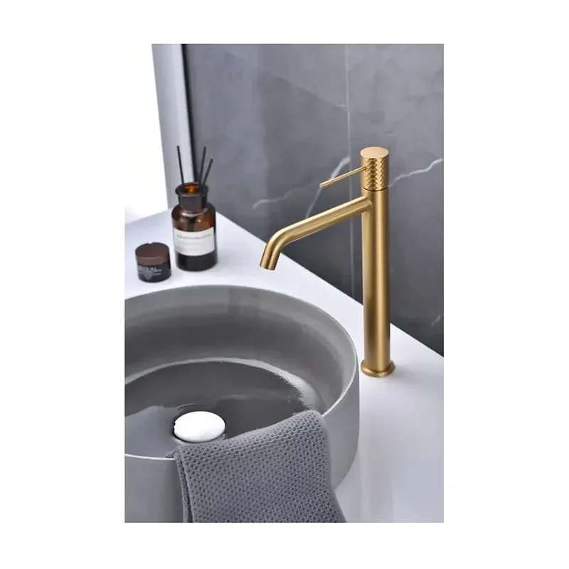 Grifo monomando de caño alto para lavabo en latón con acabado oro cepillado Genova de Imex