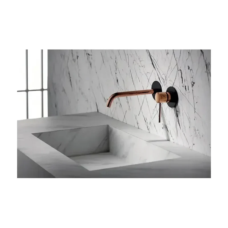 Grifo mural para lavabo en 2 cuerpos con un acabado negro y oro rosa Milos de Imex