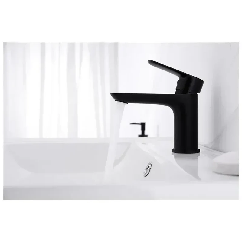 Grifo de lavabo monomando negro mate de latón con aireador oculto Cassio de GME