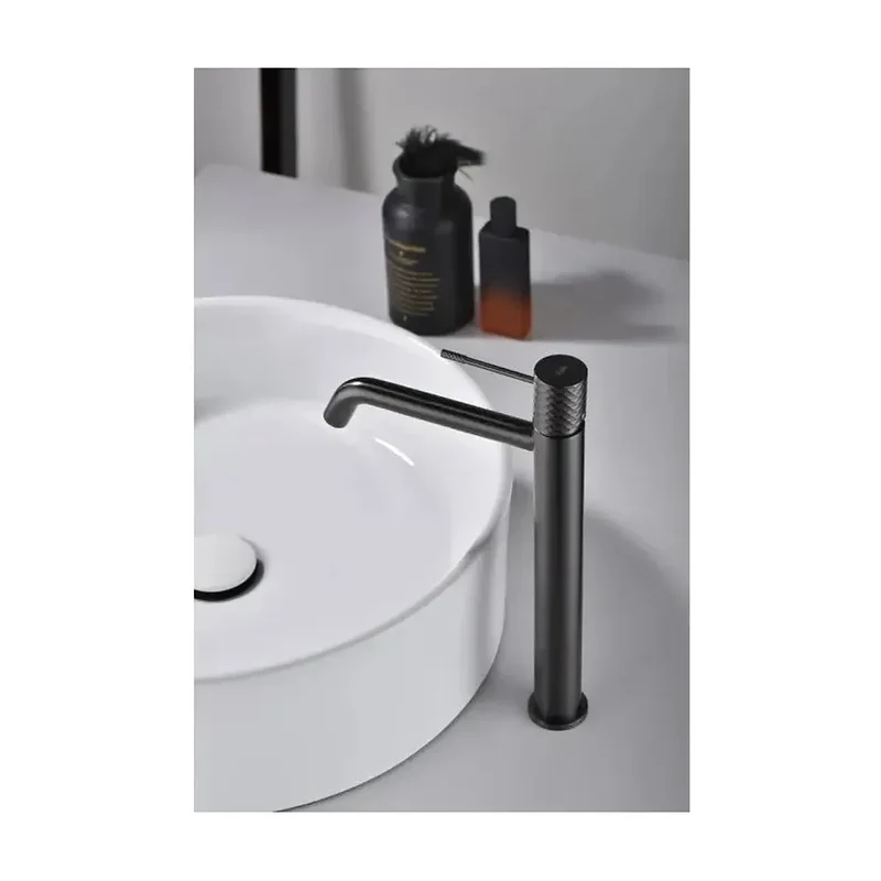 Grifo monomando con caño alto para lavabo hecho de latón con acabado negro metalizado Genova de Imex