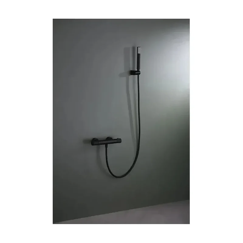Grifo para ducha termostático fabricado en latón de acabado negro mate Line de Imex