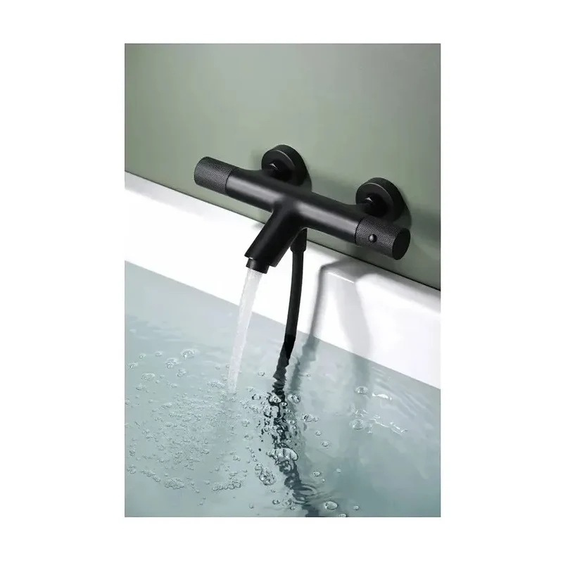 Grifo para ducha y bañera termostático fabricado en latón de acabado negro mate Line de Imex