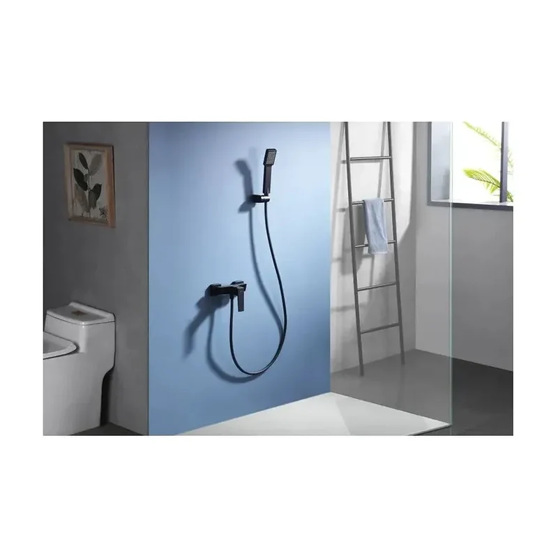 Grifería monomando para ducha con mango y flexo hecha de latón con acabado negro mate Art de Imex