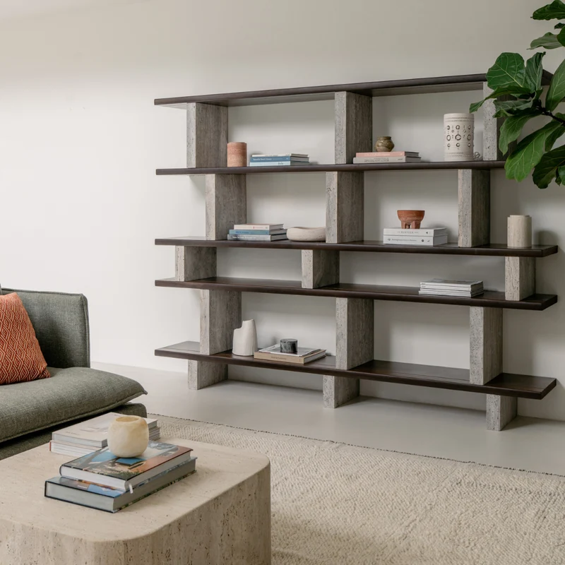 Estante de pared Merpins - madera ahumada - Pilares de travertino gris - 240 cm