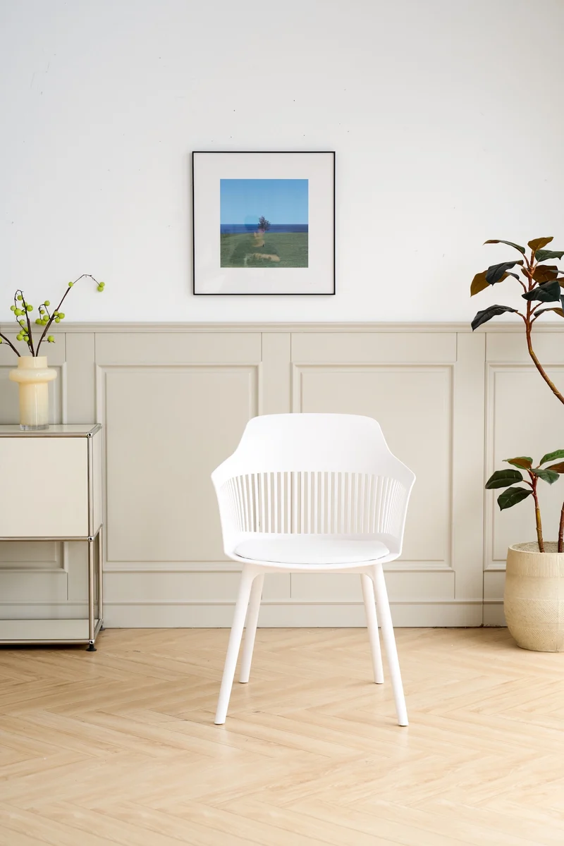 Set de 4 Sillas con Cojín Max, Color Blanco, con Espaldar en Rejilla