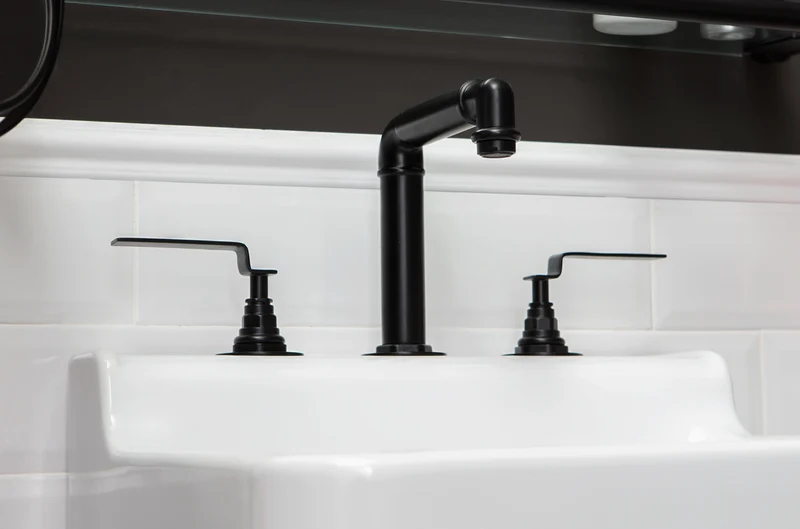 Grifería lavabo Industrialis de Balneo Toscia estilo Industrial