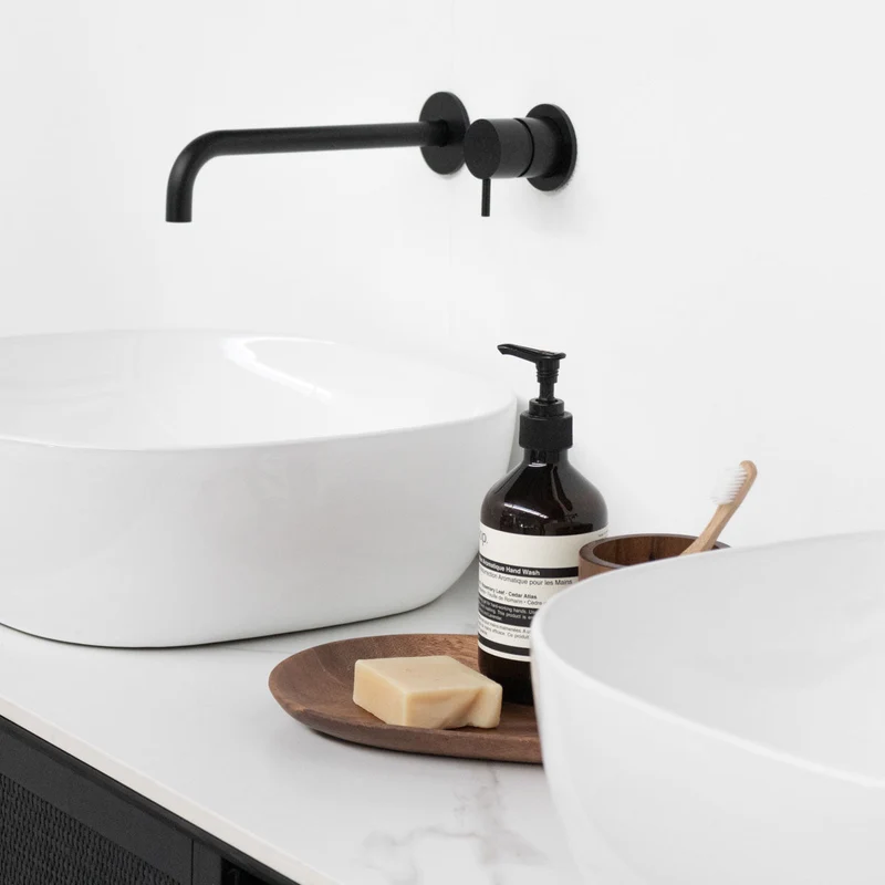 Mueble lavabo Ratán Negro - Nestor - Cerámica Blanca - Alexis V (150 cm)