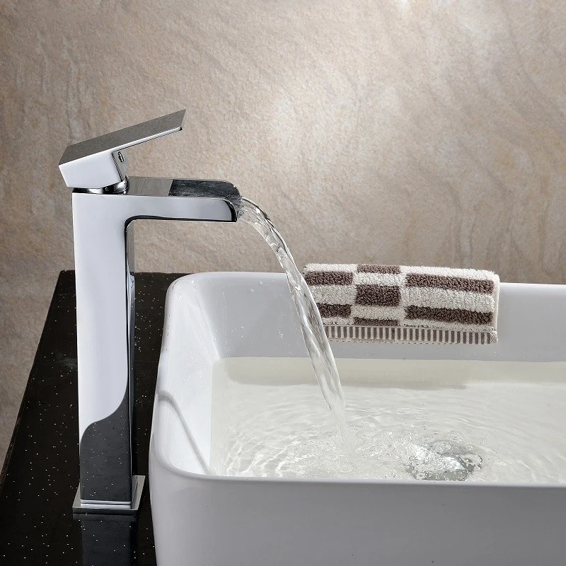 Grifo monomando ALTO para lavabo, cascada TANO