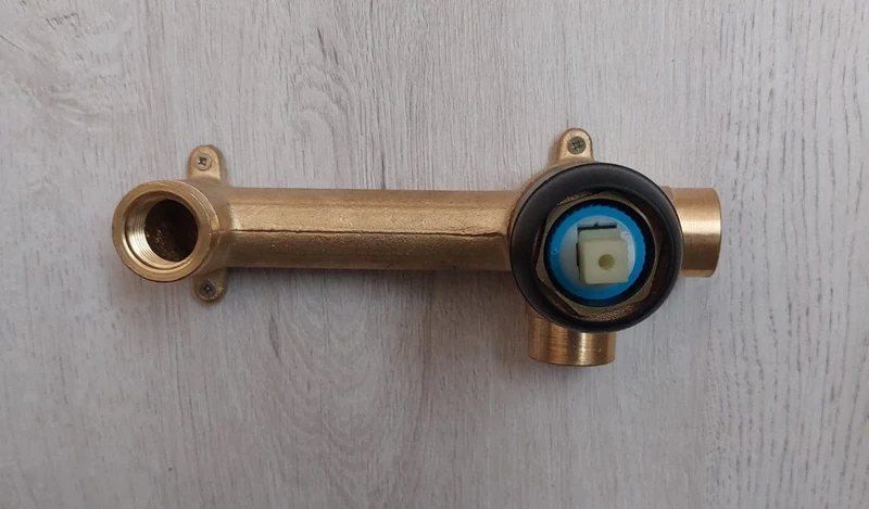 Grifo lavabo empotrado monomando BRAMPTON dorado