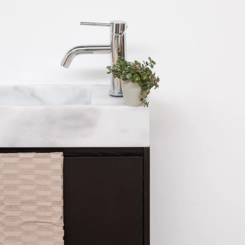 Lavamanos Krabi con mueble - Roble Negro - Mármol Blanco