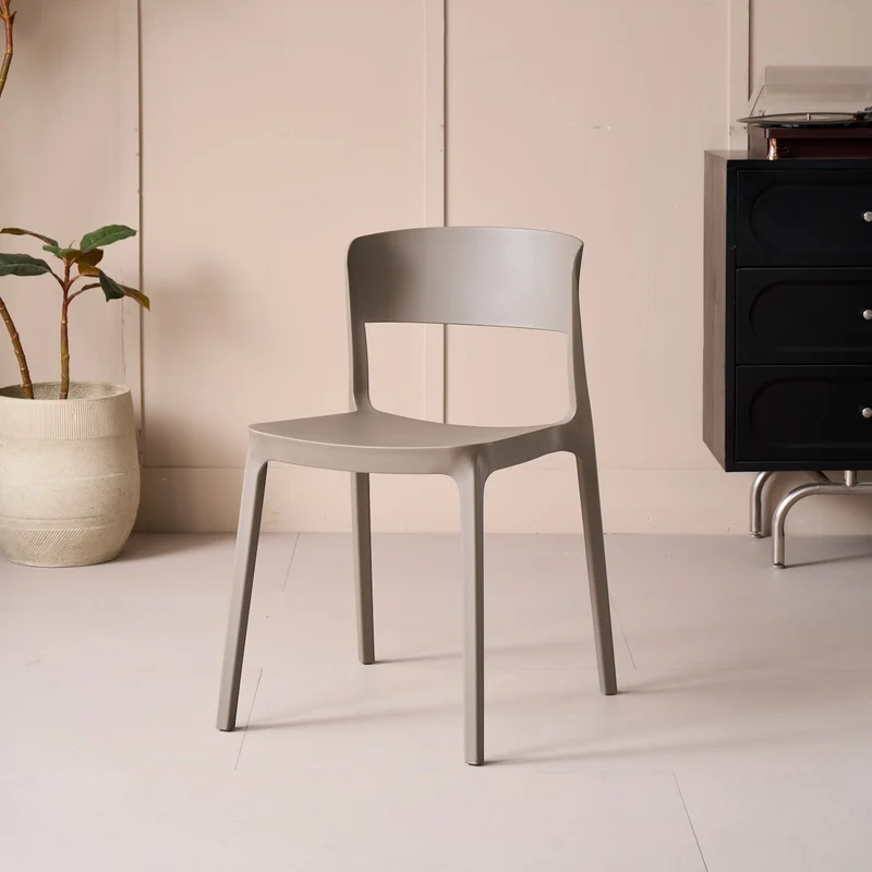 Set de 4 Sillas Mónaco, Color Taupe, con Espaldar y Diseño Moderno