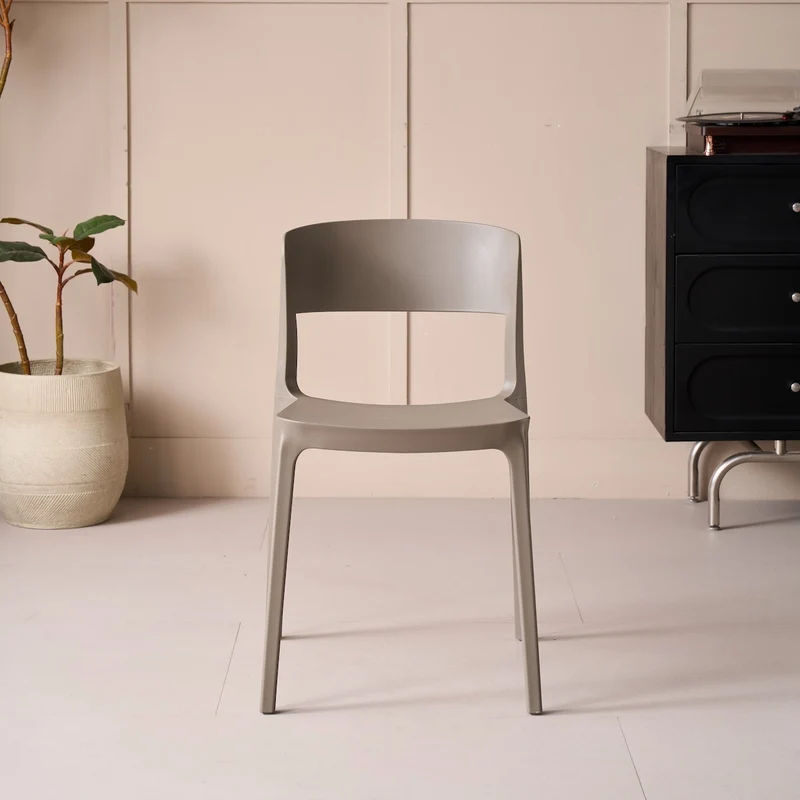Set de 4 Sillas Mónaco, Color Taupe, con Espaldar y Diseño Moderno
