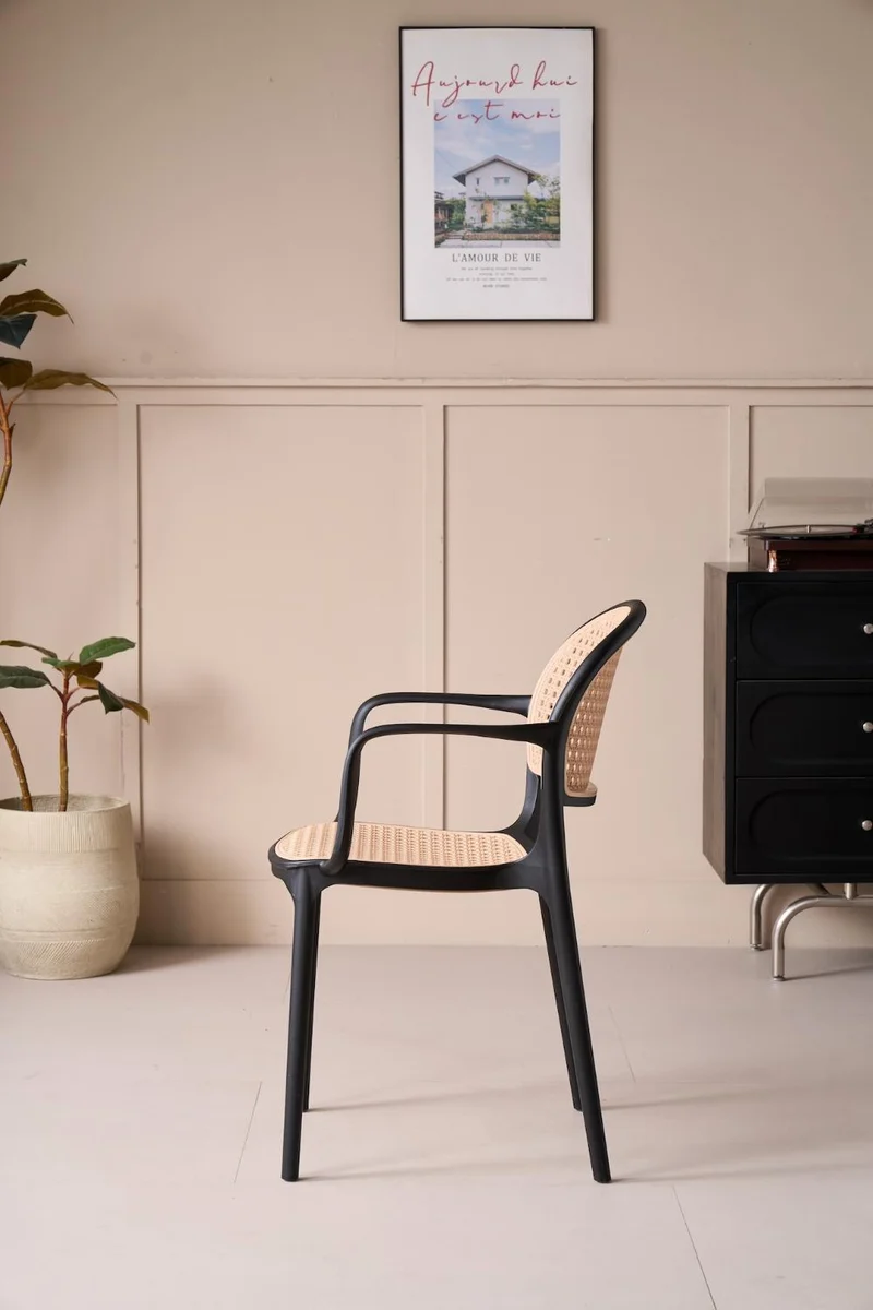 Set de 2 Sillas con Brazos Nest, Color Negro y Beige, con Espaldar y Asiento en Rejilla