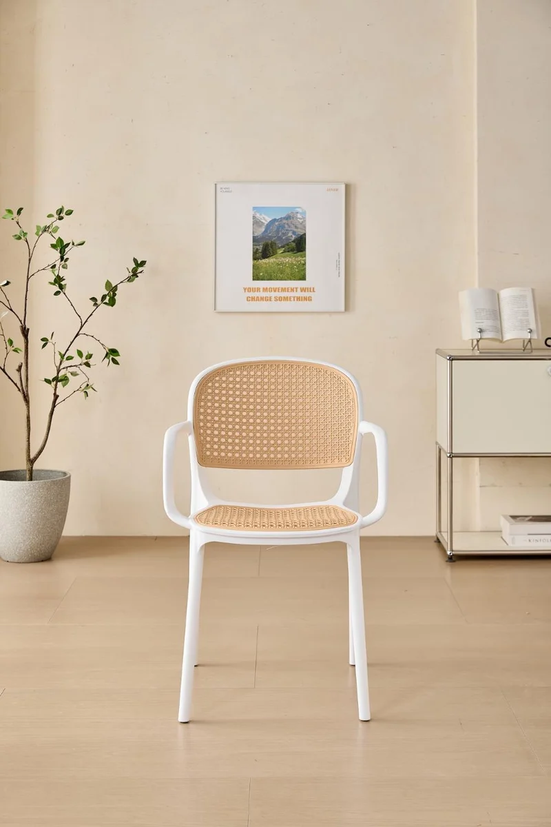 Set de 4 Sillas con Brazos Nest, Color Blanco y Beige, con Espaldar y Asiento en Rejilla