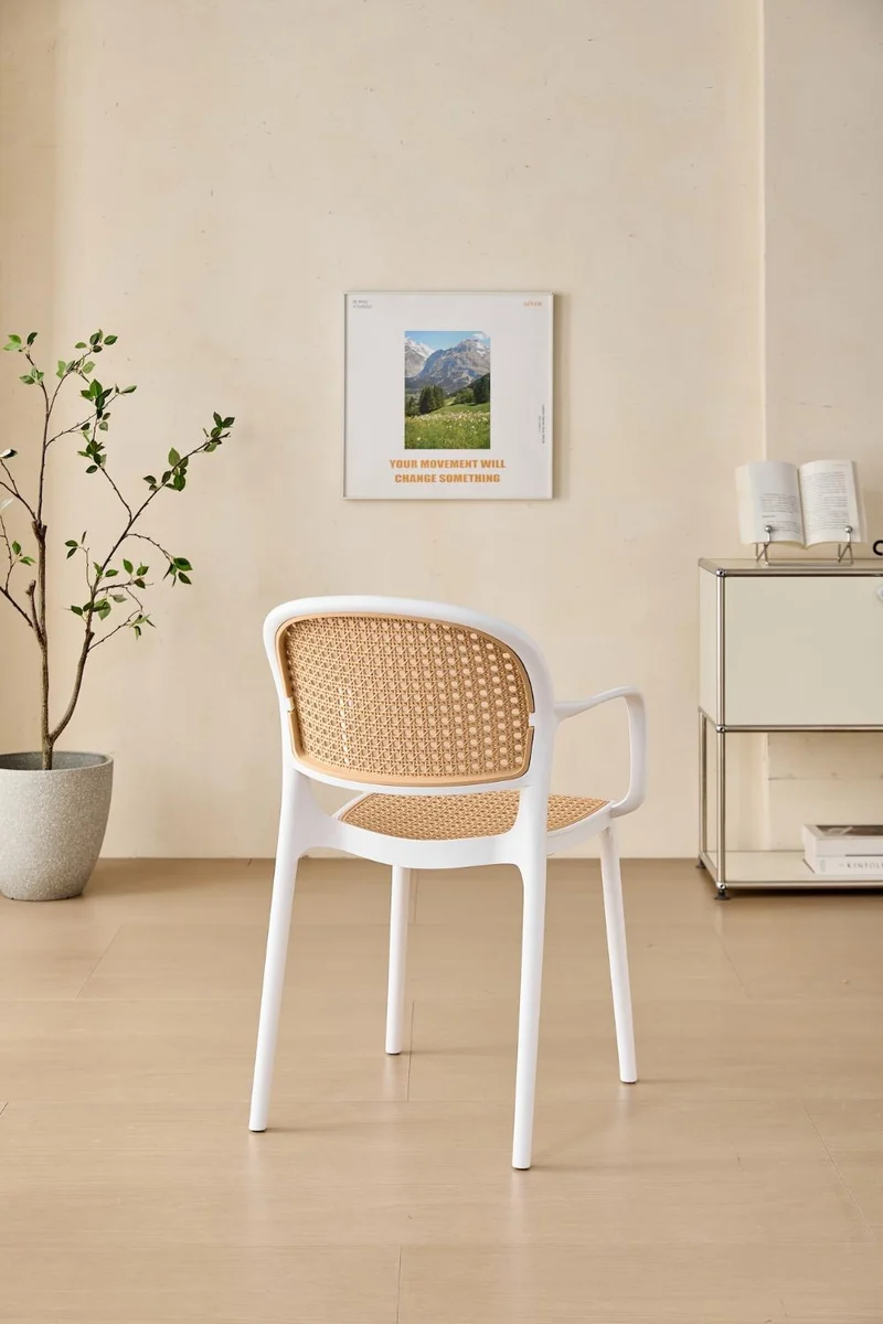 Set de 4 Sillas con Brazos Nest, Color Blanco y Beige, con Espaldar y Asiento en Rejilla