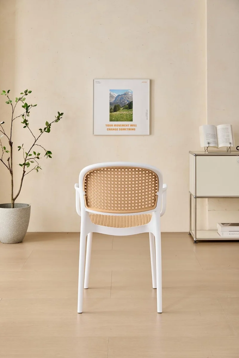 Set de 4 Sillas con Brazos Nest, Color Blanco y Beige, con Espaldar y Asiento en Rejilla